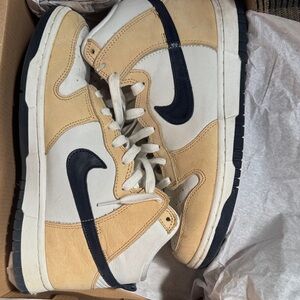 Nike Dunk High PRM MF in Red and White